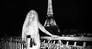 Christina Aguilera - Christmas in Paris