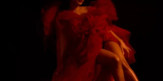 Halle – love… or something like it [E]