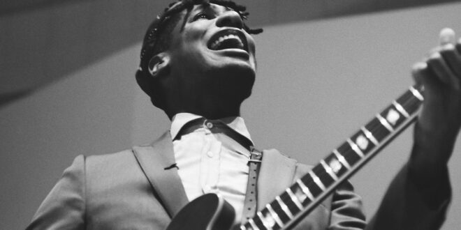 Jon Batiste - BIG MONEY