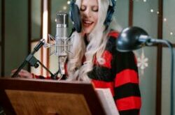 Lady Gaga - Santa Claus Is Coming To Town