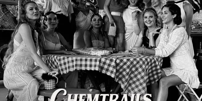 Lana Del Rey - Chemtrails Over The Country Club